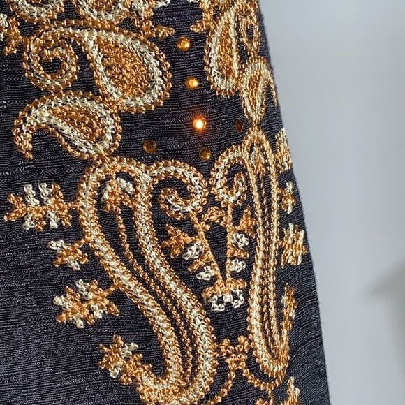 OCHI Vancouver Modern Classic Embroidered Cocktail Jacket - Picture 11 of 16